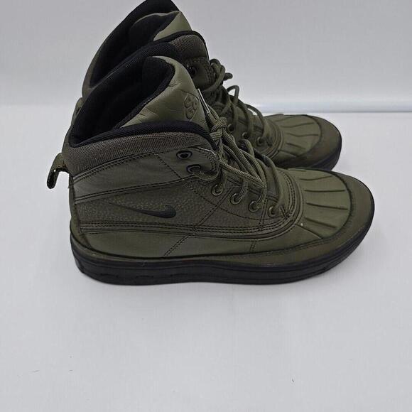 Nike Size 5Y‎ Woodside ACG Hiking Trail Duck Black/Green Boots 524872-200 - Picture 1 of 5